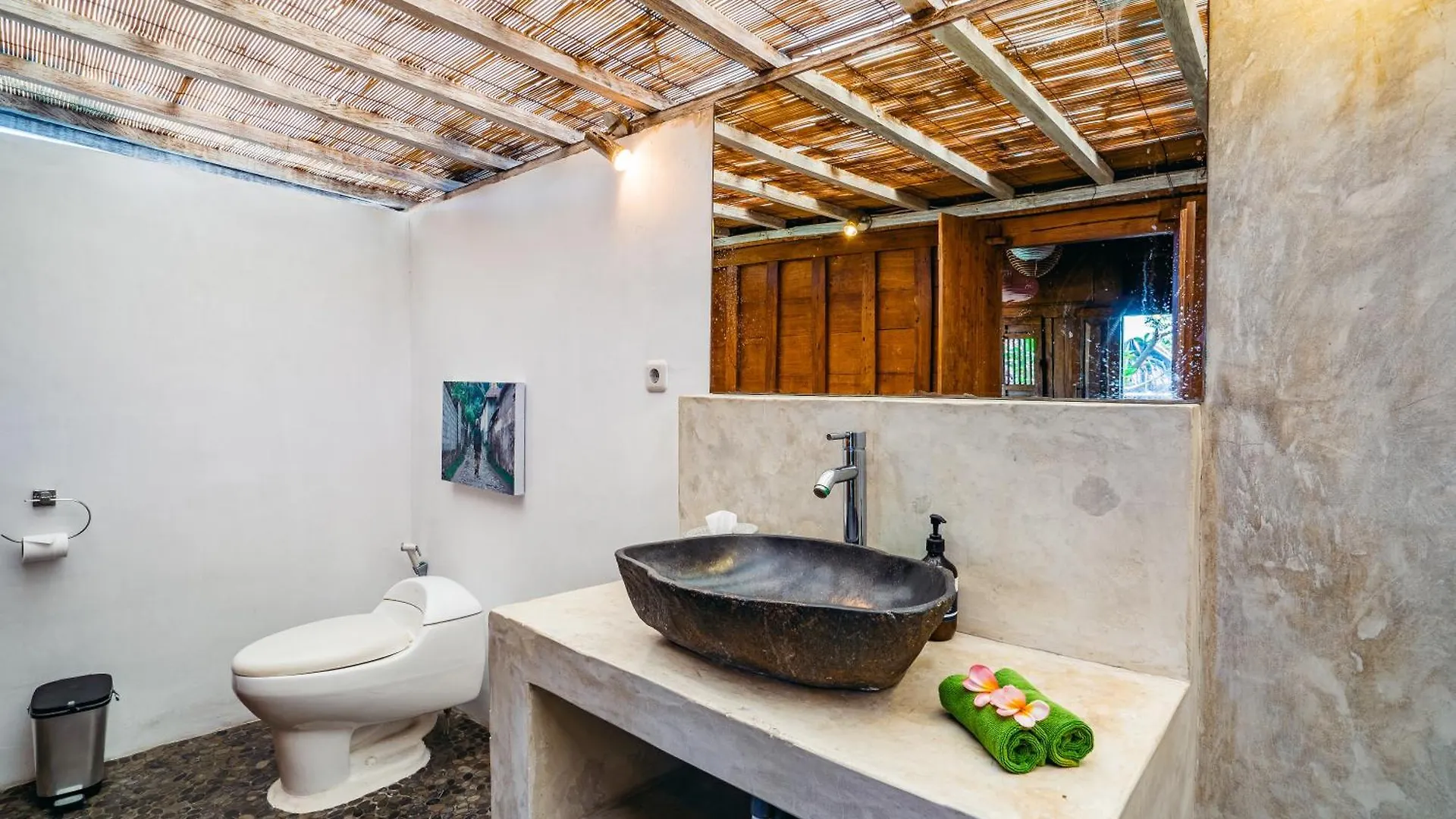 Villa Niri - Beautiful 4Br Teak Joglo Villa In Oberoi Seminyak, A Tranquil Retreat