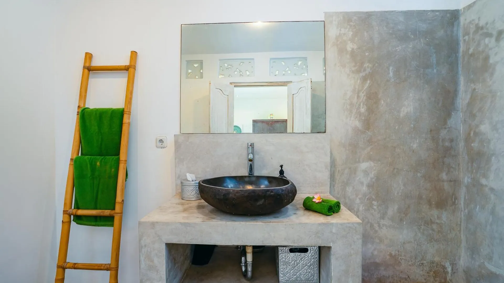 Villa Niri - Beautiful 4Br Teak Joglo Villa In Oberoi Seminyak, A Tranquil Retreat Indonesia