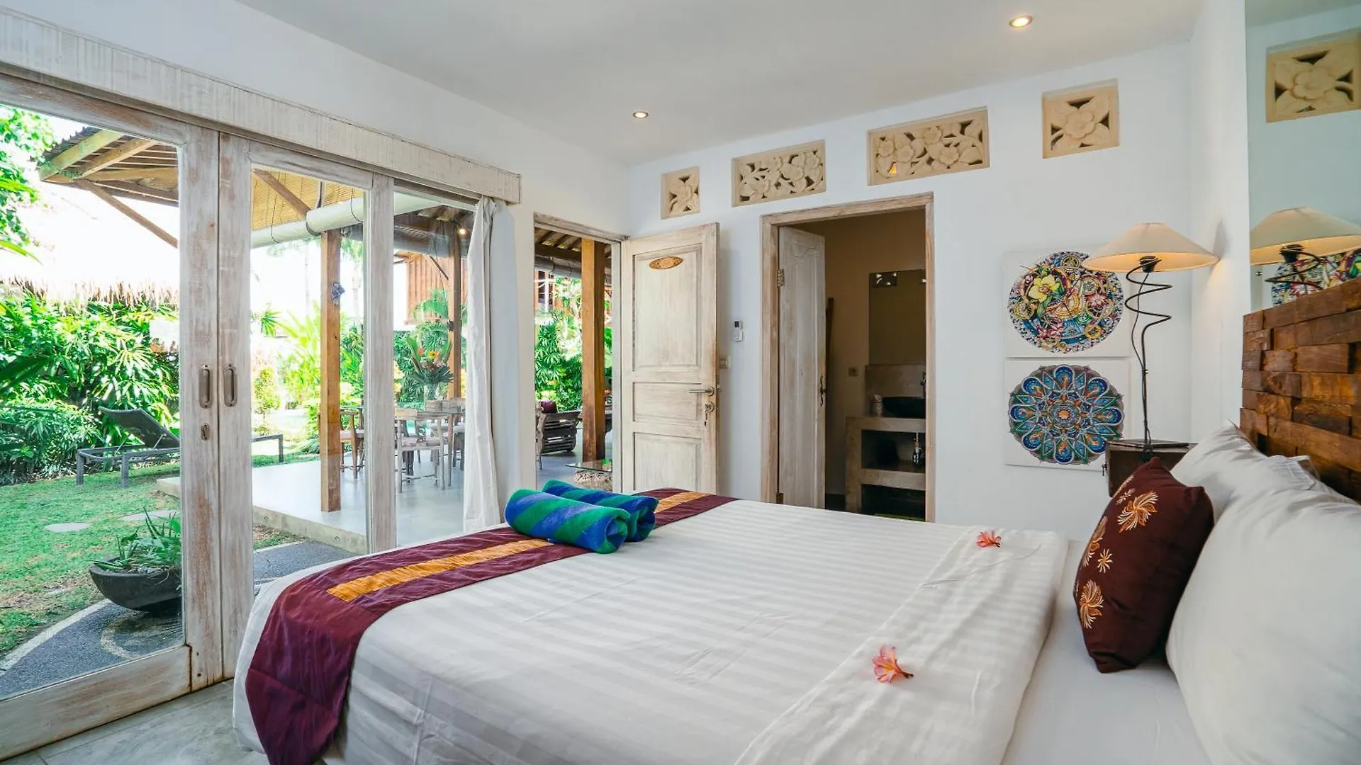 Villa Niri - Beautiful 4Br Teak Joglo Villa In Oberoi Seminyak, A Tranquil Retreat 0*, Seminyak (Bali)
