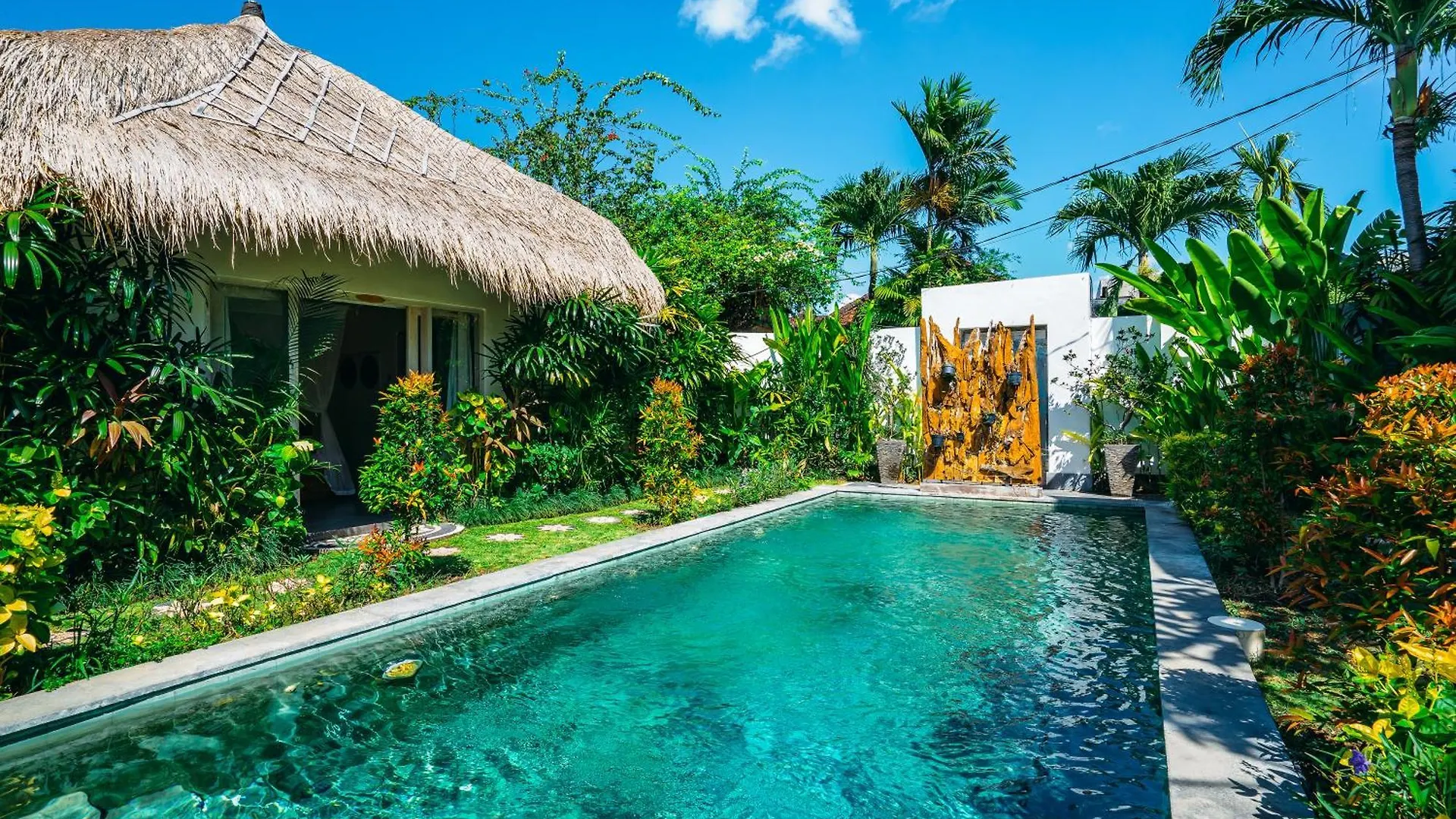 Villa Niri - Beautiful 4Br Teak Joglo Villa In Oberoi Seminyak, A Tranquil Retreat