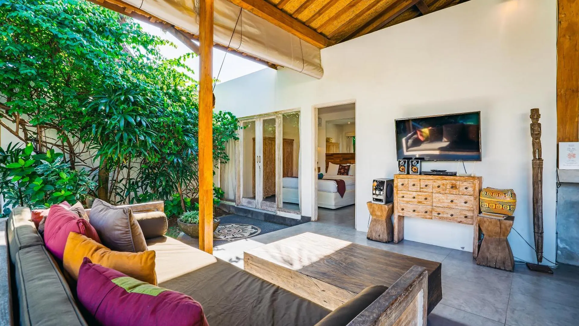 Villa Niri - Beautiful 4Br Teak Joglo Villa In Oberoi Seminyak, A Tranquil Retreat