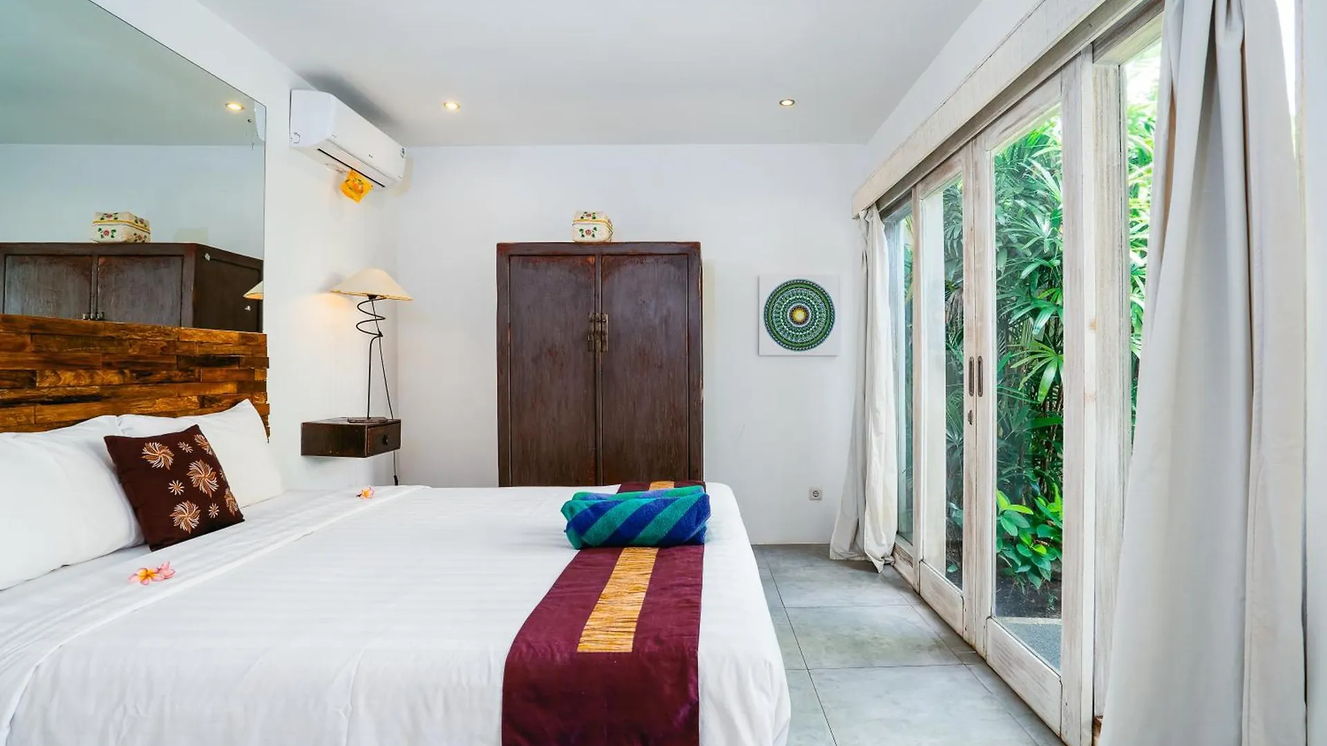 Villa Niri - Beautiful 4Br Teak Joglo Villa In Oberoi Seminyak, A Tranquil Retreat 0*, Seminyak (Bali) Indonesia