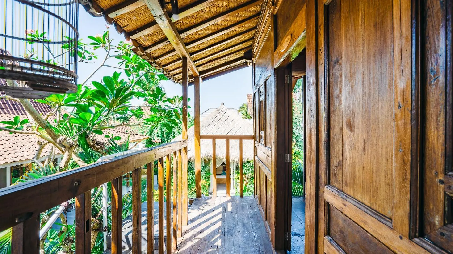 Villa Niri - Beautiful 4Br Teak Joglo Villa In Oberoi Seminyak, A Tranquil Retreat Seminyak (Bali)