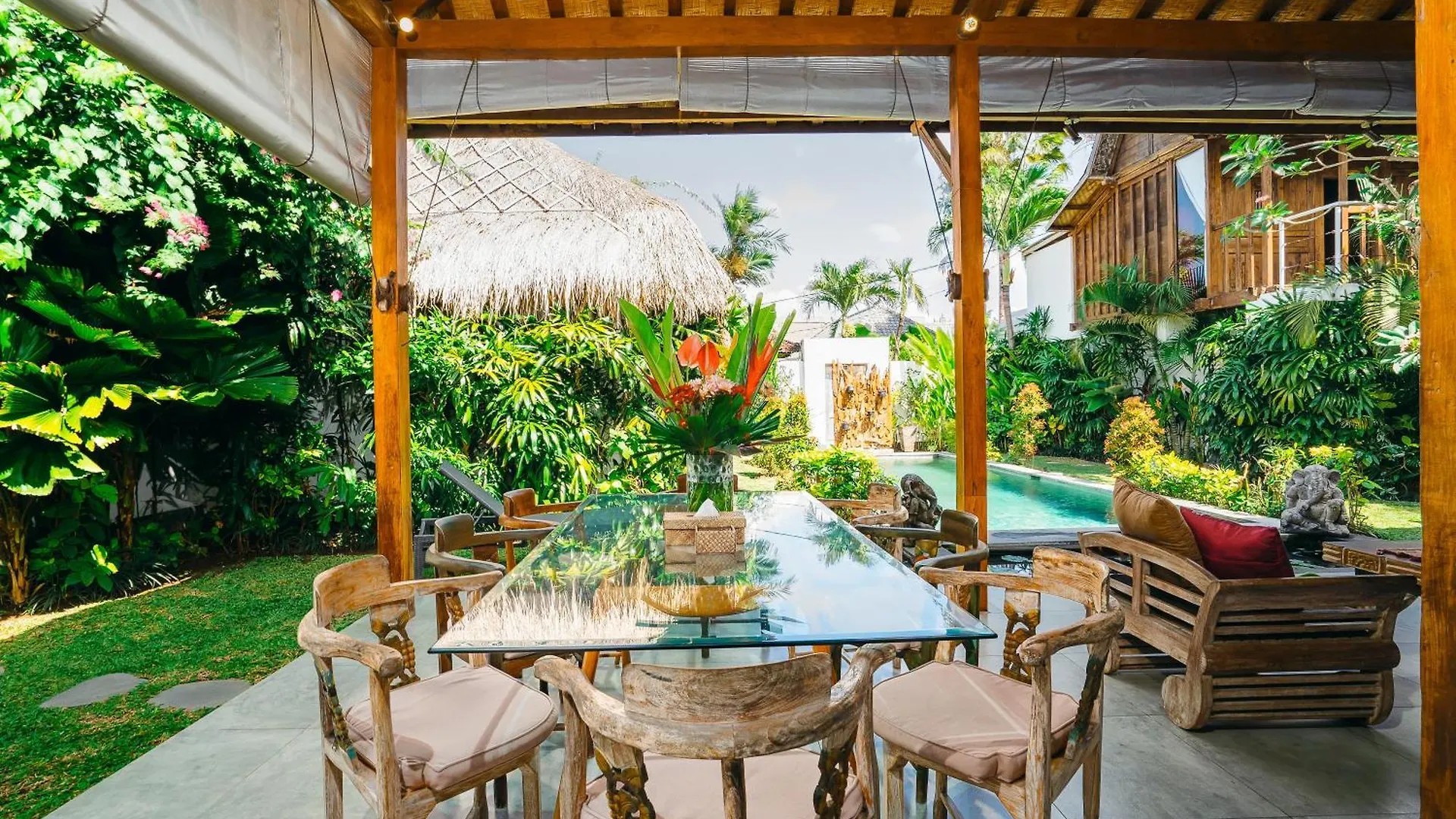 Villa Niri - Beautiful 4Br Teak Joglo Villa In Oberoi Seminyak, A Tranquil Retreat