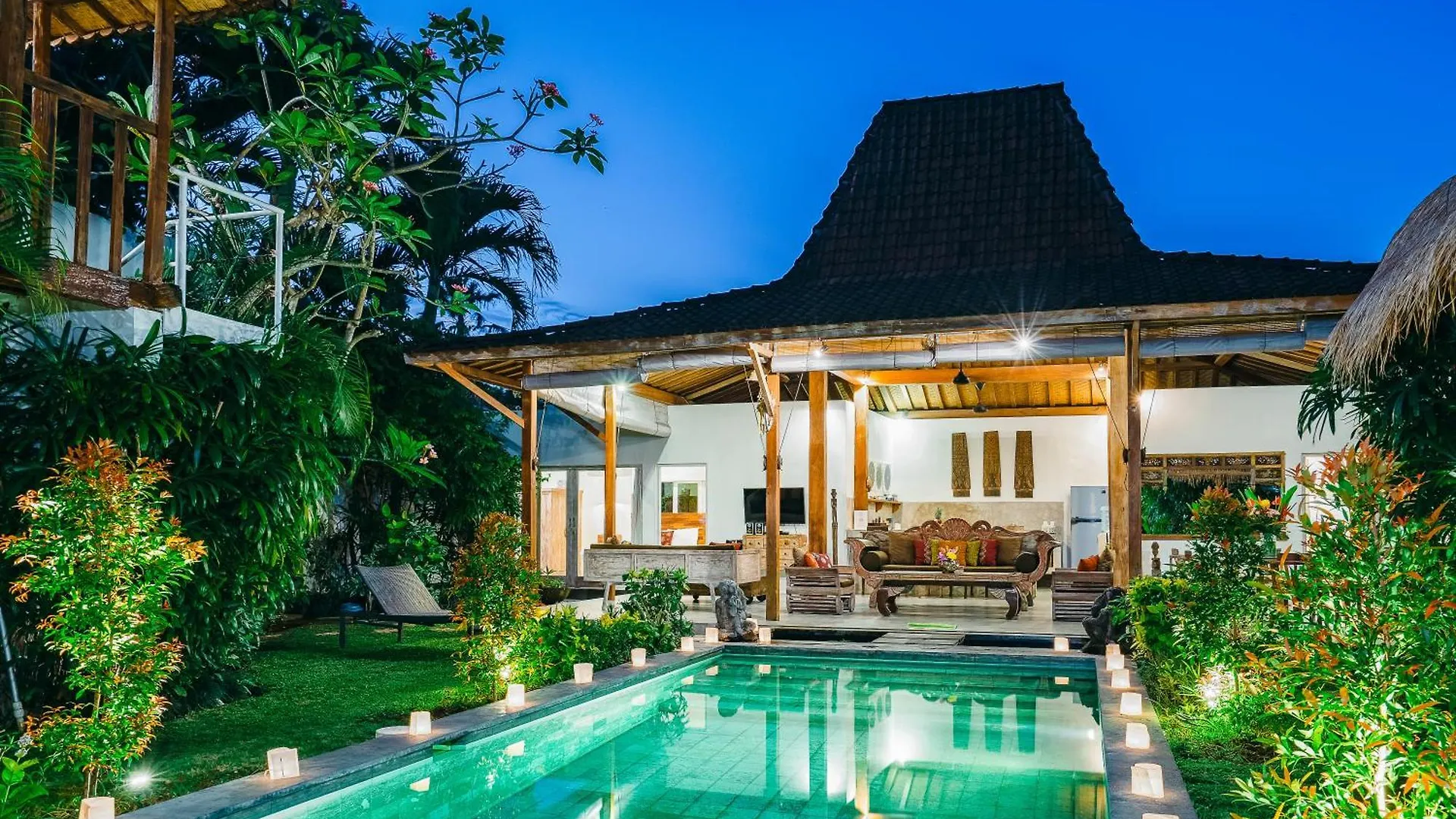 Villa Niri - Beautiful 4Br Teak Joglo Villa In Oberoi Seminyak, A Tranquil Retreat