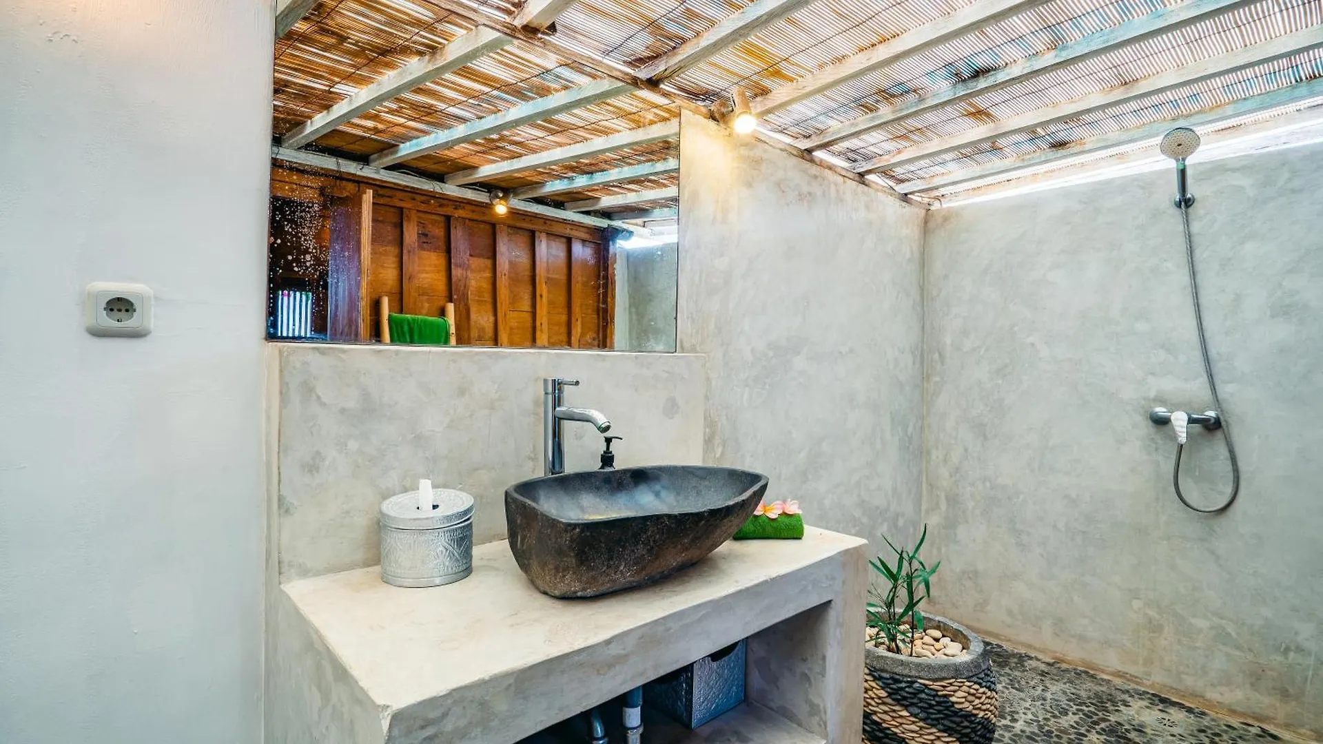 Villa Niri - Beautiful 4Br Teak Joglo Villa In Oberoi Seminyak, A Tranquil Retreat