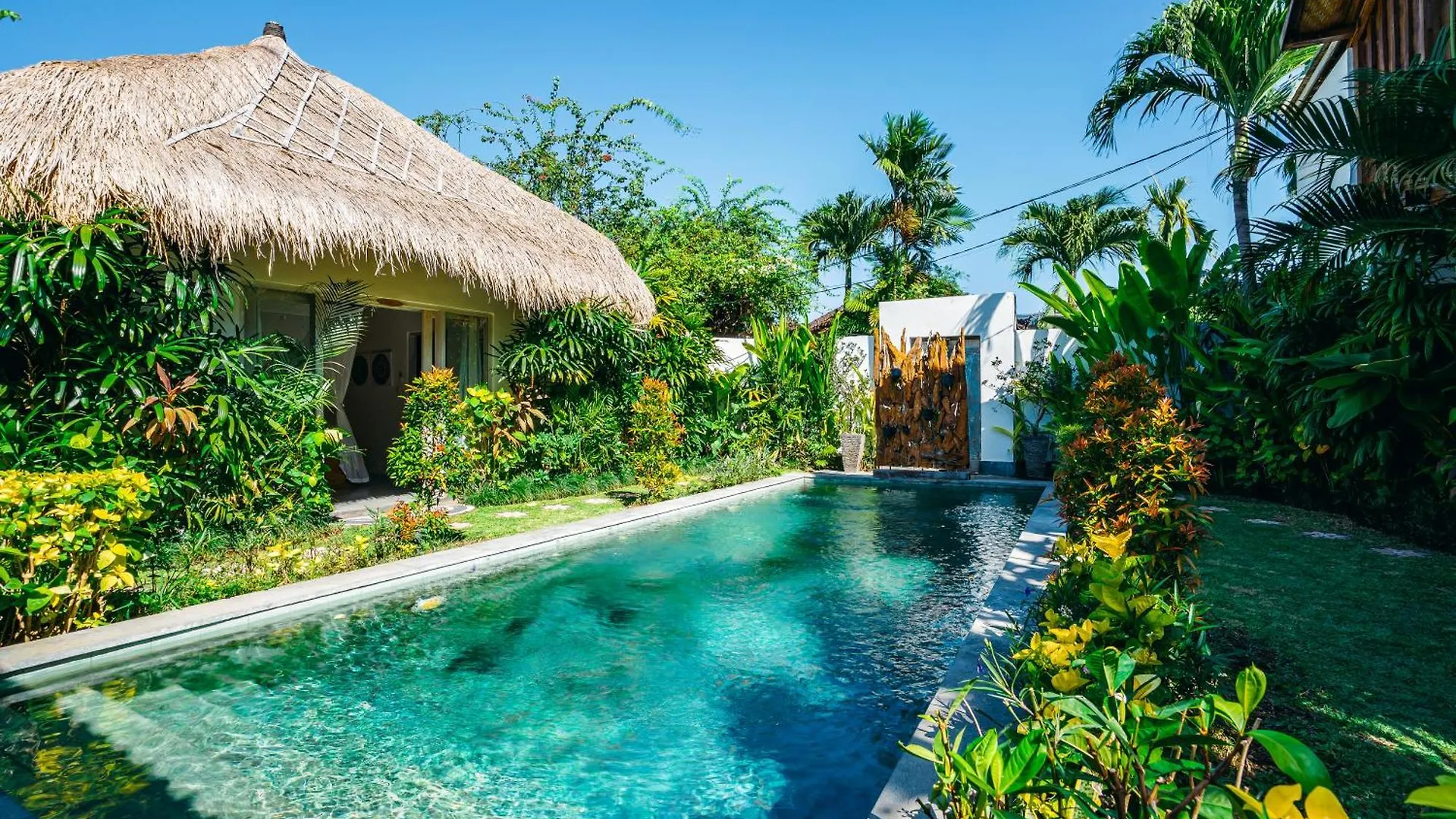Villa Niri - Beautiful 4Br Teak Joglo Villa In Oberoi Seminyak, A Tranquil Retreat